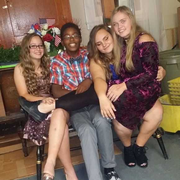 Meet your Posher, Ani - Picture 1 of 1